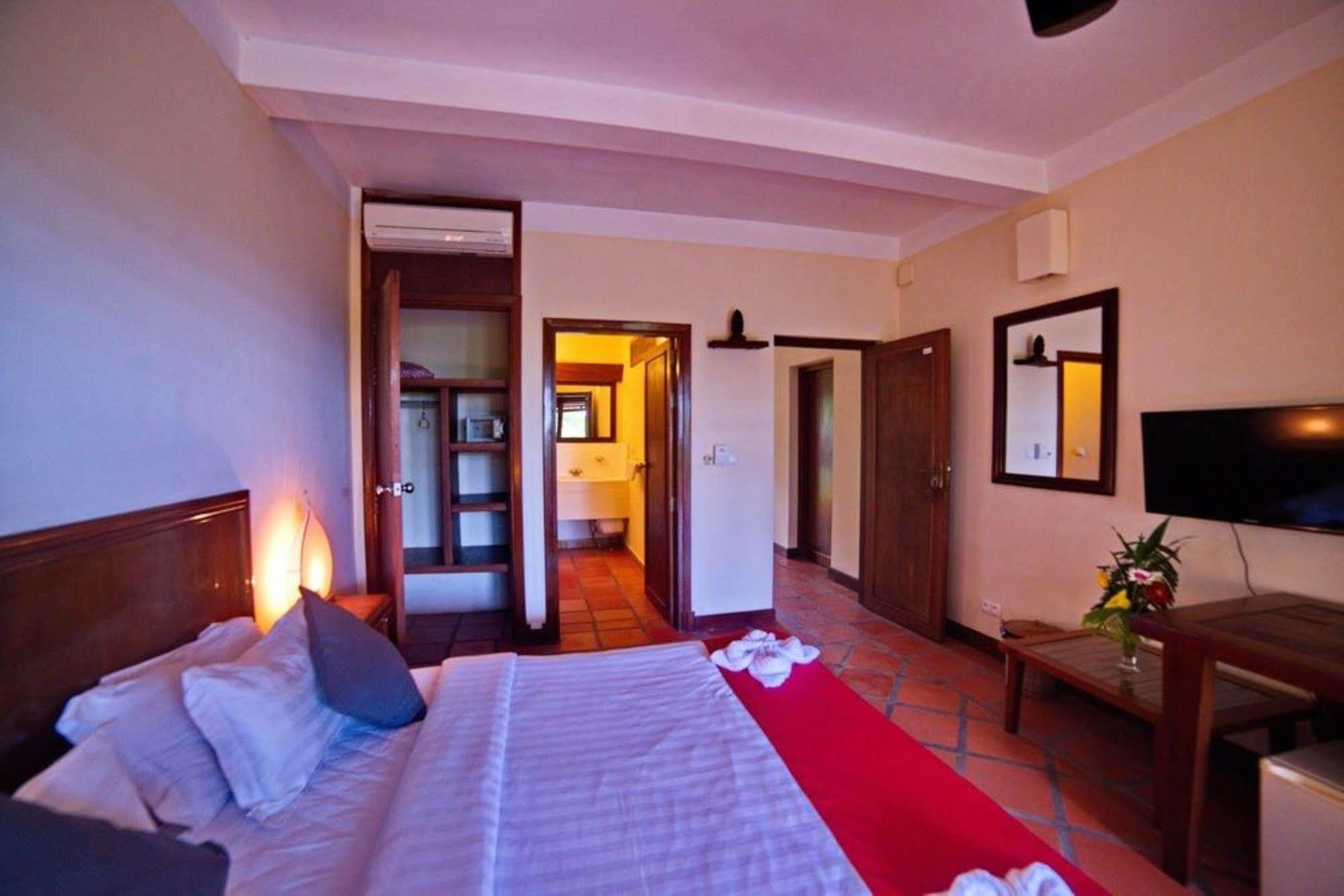 The Harbor Lights Palace Sihanoukville Exterior foto