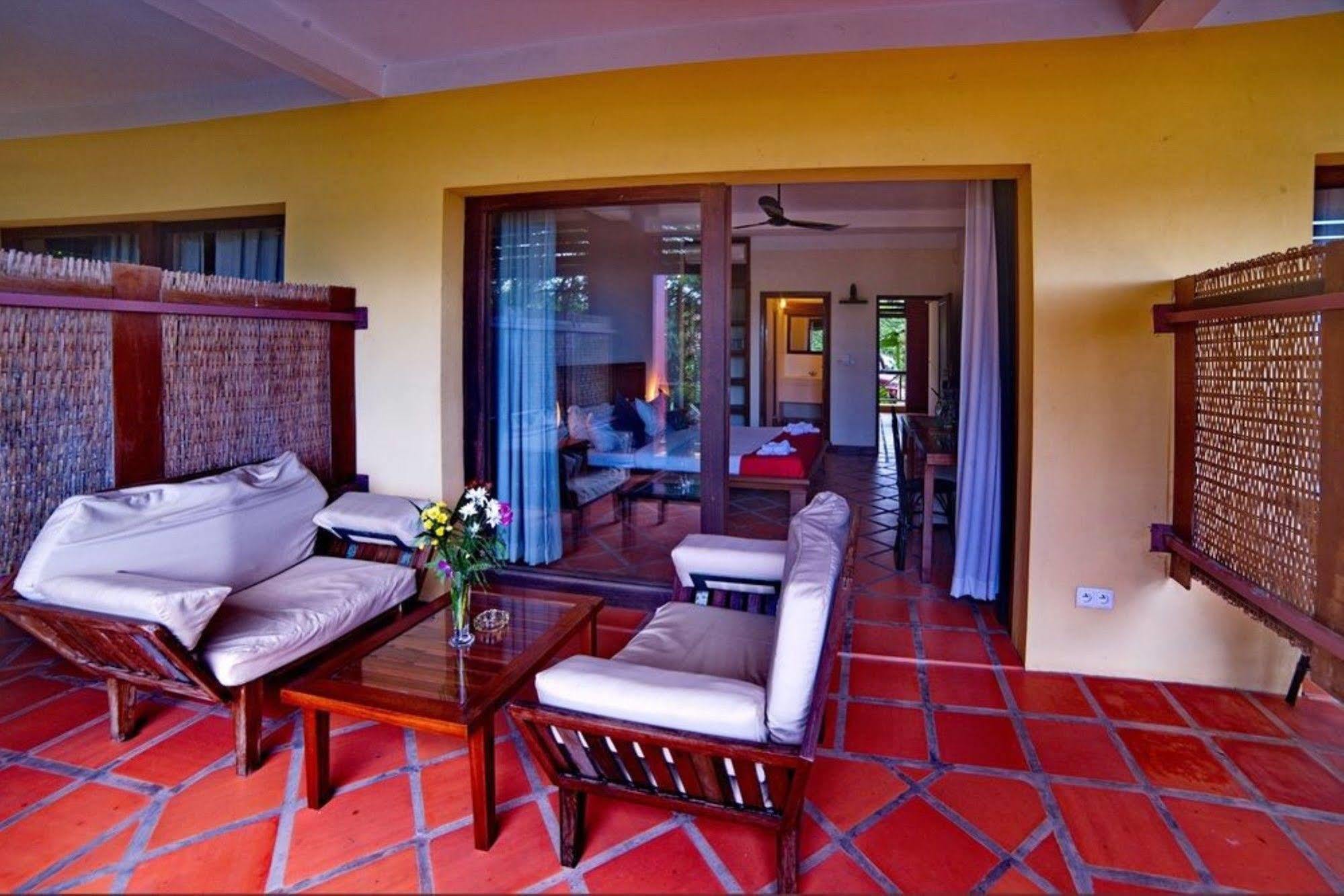 The Harbor Lights Palace Sihanoukville Exterior foto